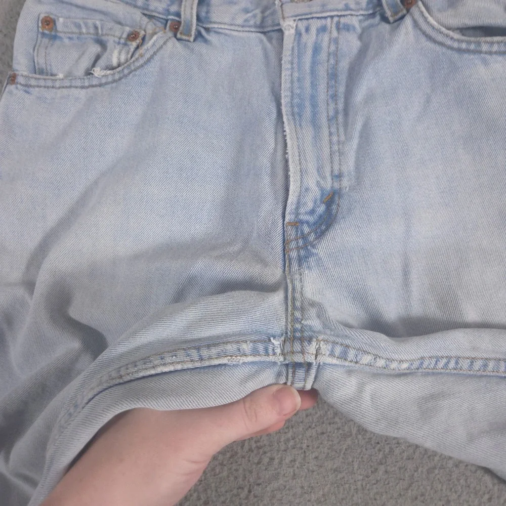 VINTAGE Levi's Jeans Mens 33x30 Light Wash 550 Relaxed Fit Tapered Leg Denim 00s
